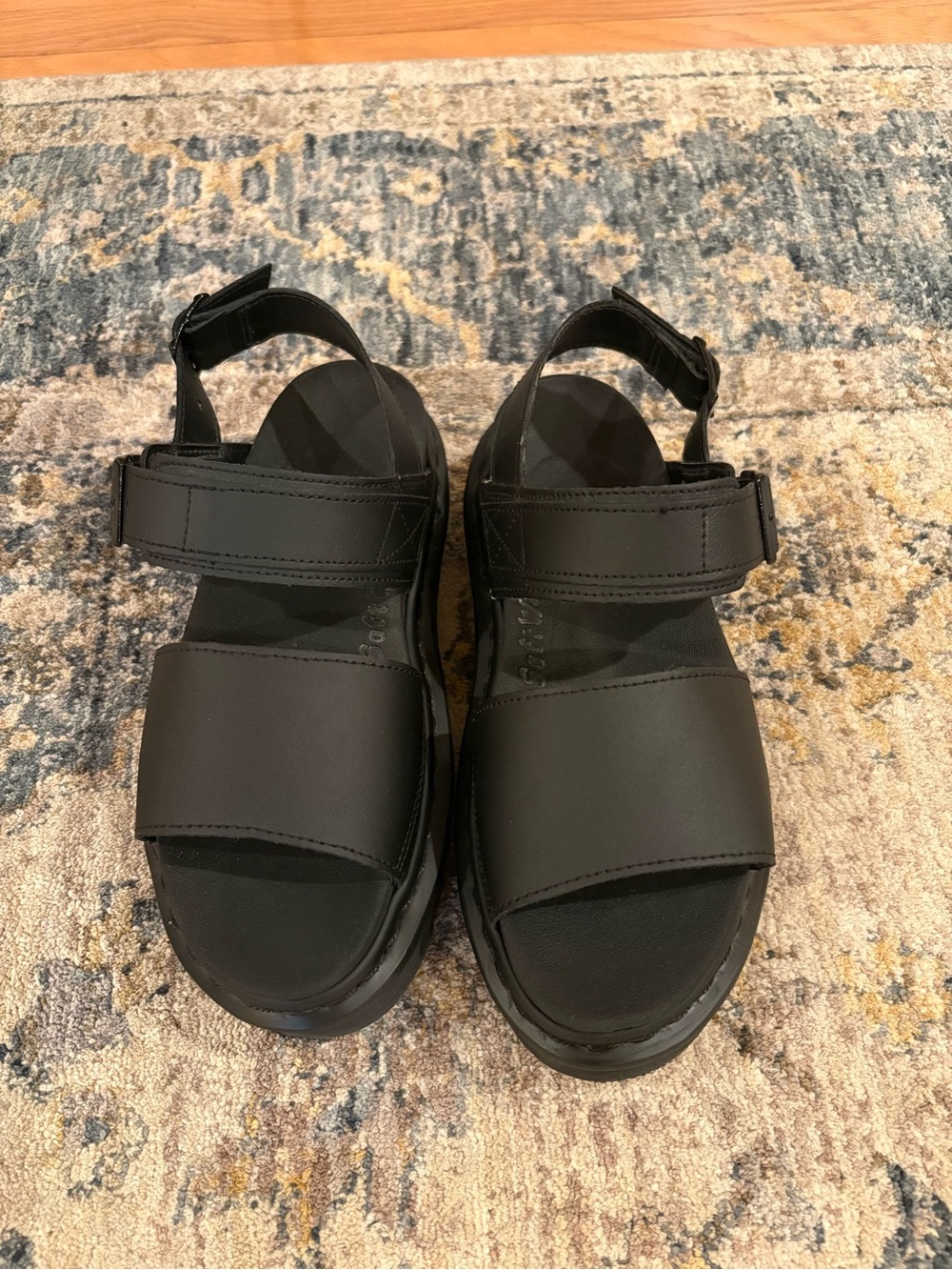 Size 7 Women's Dr. Martens Voss Hydro leather Strappy Platform Sandals Black
